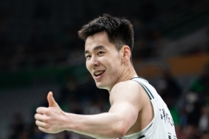 予取予求!郭昊文半场7中4砍下17分3板3助 罚球8中7 予取予求!郭昊文半场7中4砍下17分3板3助 罚球8中7